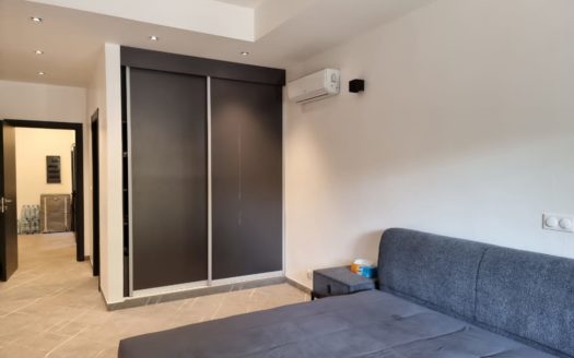 Studio meublé à louer au point e