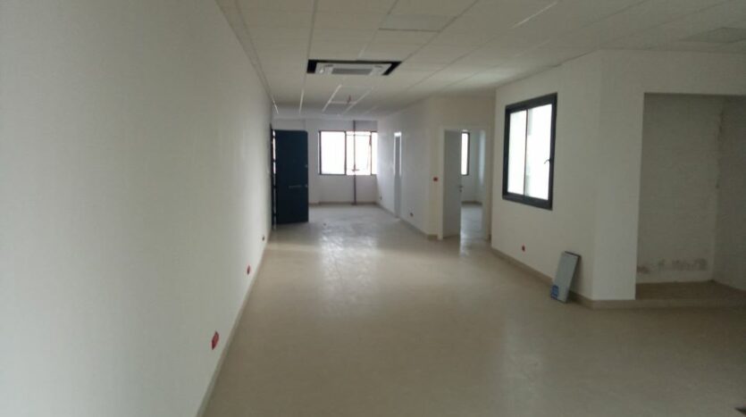 plateau bureaux neufs à louer à Dakar Sénégal
