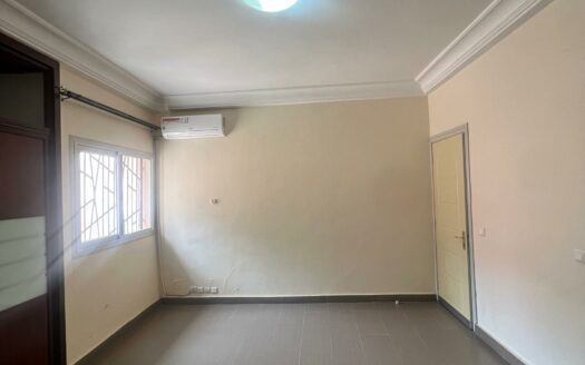 Appartement F4 à louer aux almadies