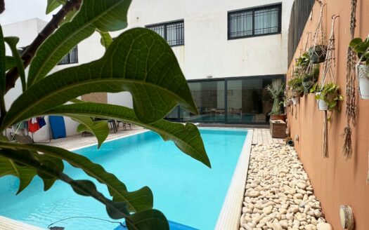Villa en R+1 à louer Aux Almadies