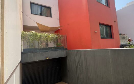 Villa en R+1 à louer Aux Almadies