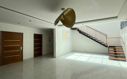 Appartement en duplex à louer à Mermoz