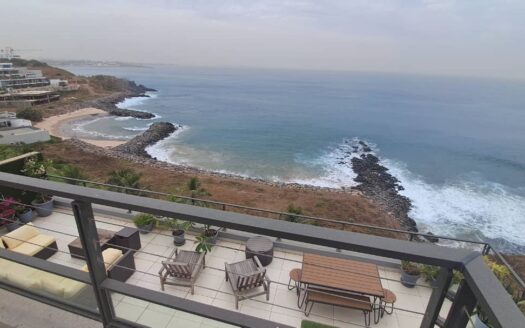 Appartement en duplex à louer à Fann Mermoz sur la corniche avec vue sur mer