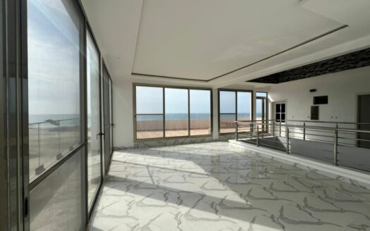 Villa R+2 à louer à Sipres Mbao