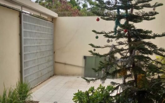 Villa r+1 à louer maristes cité Ady Niang