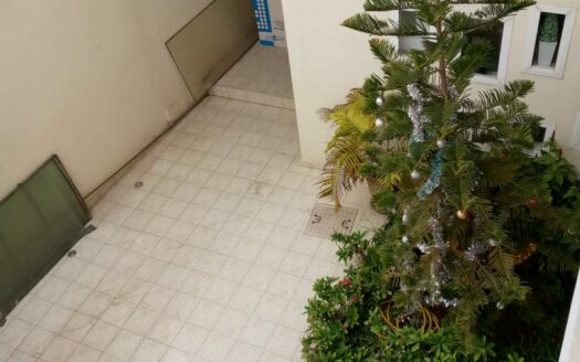 Villa r+1 à louer maristes cité Ady Niang