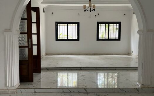 Villa  R+2 à louer Almadies Dakar