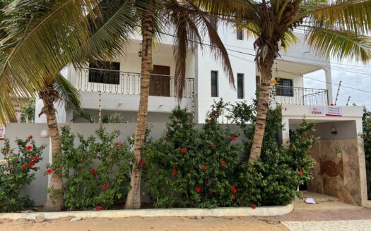 Villa  R+2 à louer Almadies Dakar