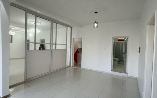 Bureau à louer au Point E