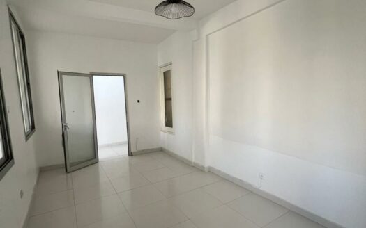 Bureau à louer au Point E