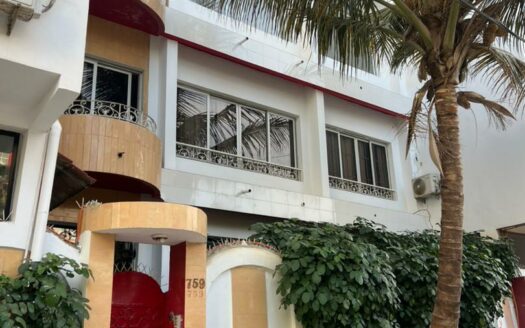 Bureau à louer au Point E