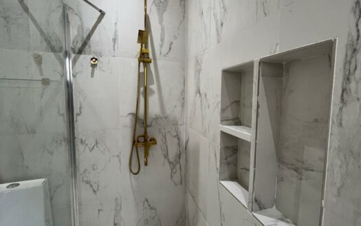 Appartement F4 à louer au Point E