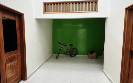 Villa R+1 à vendre à Bambilor