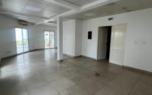 Plateau de Bureau à louer Point E