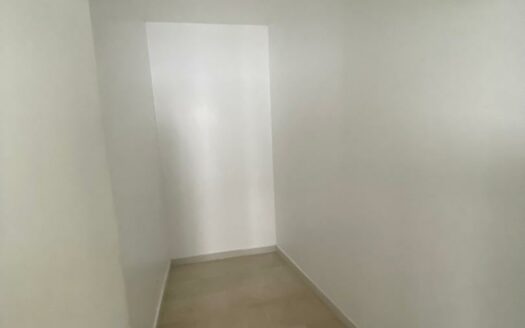 Appartement F4 à louer au Point E