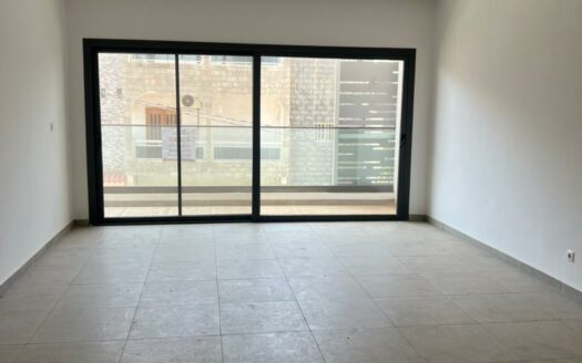 Appartement F4 à louer au Point E