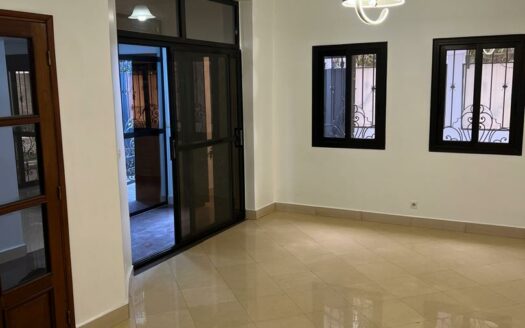 Villa R+1 à louer à Mermoz