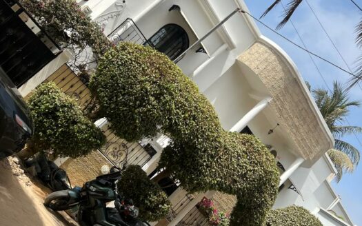 Villa R+1 à louer à Mermoz