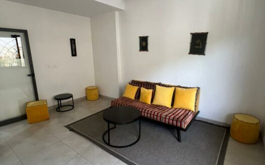 Appartement F4 à louer au Point E