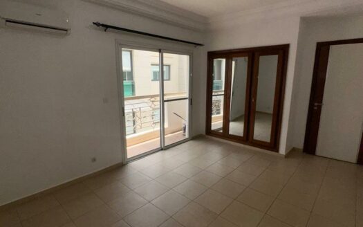 Appartement F4  à louer au Point E