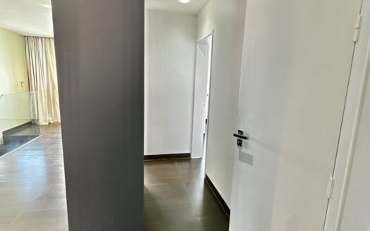 Villa à louer aux Almadies en R+1