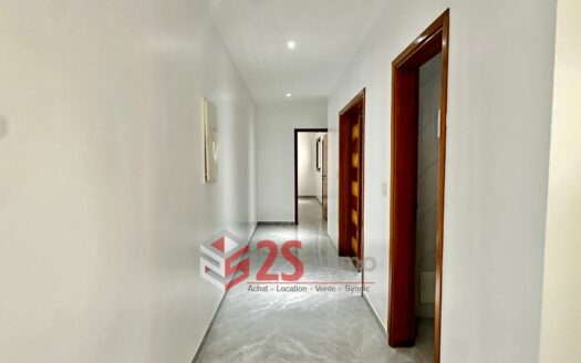 Appartement F4 à louer à la Sicap Foire