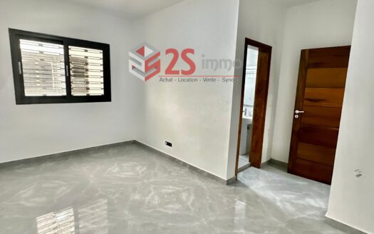 Appartement F3 à louer à la Sicap Foire