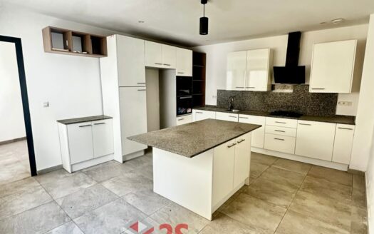 Duplex F4 à louer au Point E